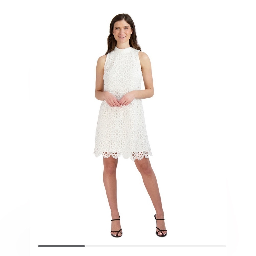 Women's Mock-Neck Sleeveless Lace Dress